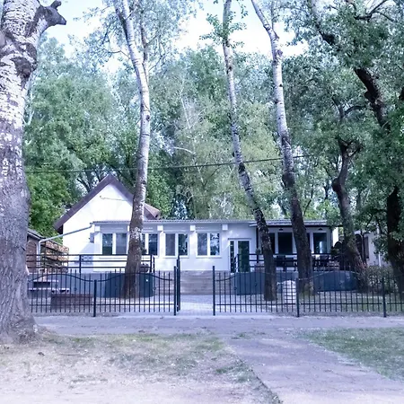 Tisza Апартаменты Martely